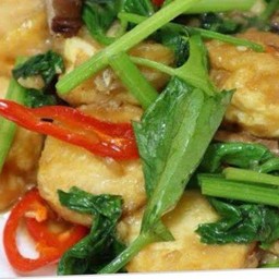 เต้าหู้ไข่ผัดขึ้นฉ่าย