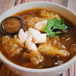 กระเพาะปลาน้ำแดงเนื้อปู