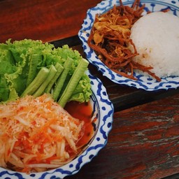 ข้าวมันส้มตำ สูตรดั้งเดิมเสวยไดมารู Papaya Salad with Coconut Milk Rice