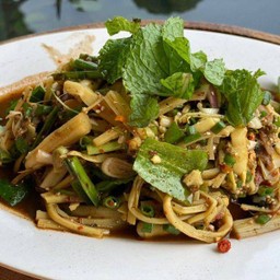 ซุปหน่อไม้ ทุ้งเเต้