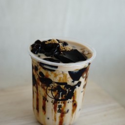 C10 ชานมใต้หวั่นไข่มุก-เฉาก๊วย