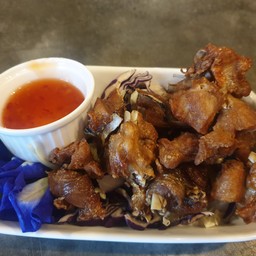 ไก่บ้านทอดเกลือ