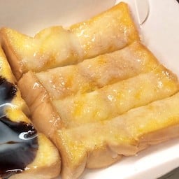 ขนมปังปิ้ง เนยนมน้ำตาล