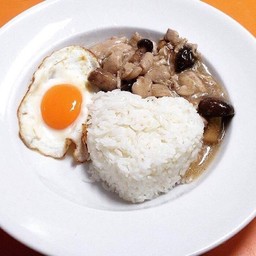 ข้าวหน้าไก่เห็ดหอม+ไข่ดาว