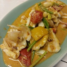 ปลาหมึกผัดไข่เค็ม