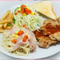 สเต๊กหมู+สปาเก็ตตี้ซุปครีม