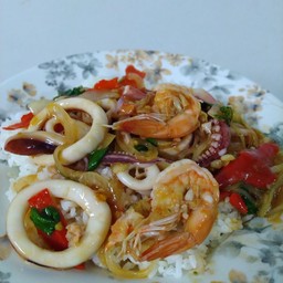 ข้าวกะเพราทะเล
