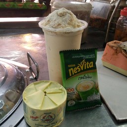 นมหมีเนสวีต้า
