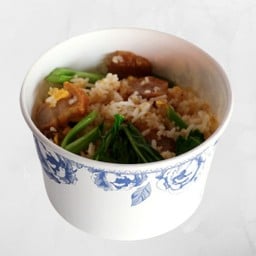 ข้าวผัดคะน้าหมูกรอบ