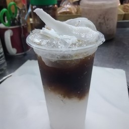 กาแฟดำมะพร้าวน้ำหอม