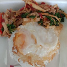 ผัดกระเพราไก่บ้านแท้ราดข้าว(ไม่มีไข่ดาว)