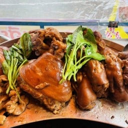 เฮียศักดิ์ ขาหมู