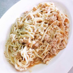 เห็ดเข็มทองผัดหมูสับ