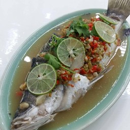 ปลากระพงนึ่งมะนาว