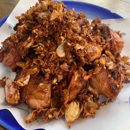 ไก่บ้านทอดปลาร้า