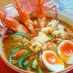 ก๋ยวเตี๋ยวต้มยำกุ้งแม่น้ำ (น้ำข้น) โคตรซีฟู๊ด