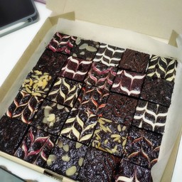 ชุดปาร์ตี้วันเกิด (XL) 25 ชิ้น คละรสชาติ