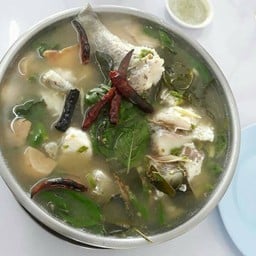 ต้มยำปลากระพงน้ำใส(ทั้งตัว)