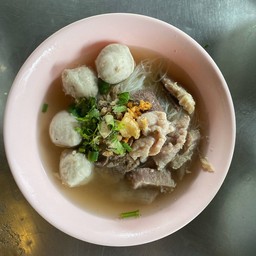 ก๋วยเตี๋ยวหมู พิเศษ