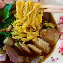 ก๋วยเตี๋ยวเป็ดXกะเพราซอกตึก