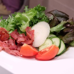 สลัดเบคอน