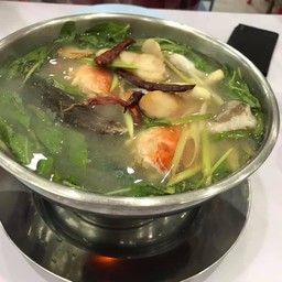 ต้มยำรวมมิตรทะเลน้ำใส