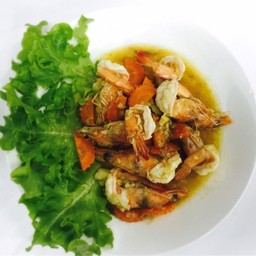 กุ้งผัดกระเทียมสด