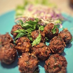 หมูก้อนสมุนไพร