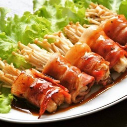 เบคอนพันเห็ดเข็มทอง