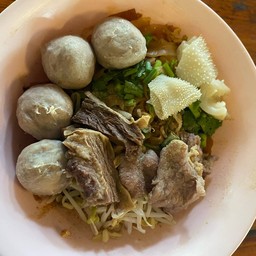 ก๋วยเตี๋ยวเนื้อ พิเศษ