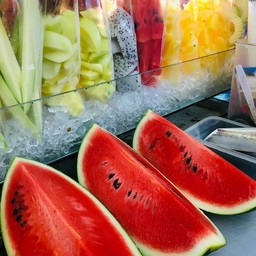 ร้านอ้อจ๋าผลไม้สด/ปั่น หน้าเซเว่นคันคลอง700ปี