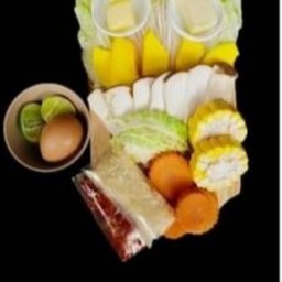 ผักรวมมิตร ไข่ พริก กระเทียม มะนาว