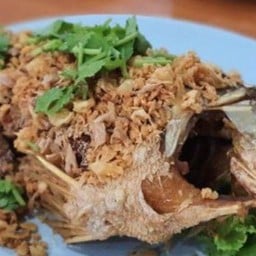 ปลากระพงทอดกระเทียม