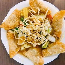 ราดหน้าเกี๊ยวกุ้งกรอบ