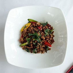 ผัดกระเพราหมูหรือไก่