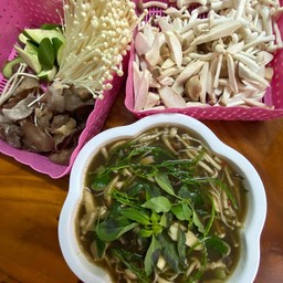 ขนมจีน น้ำยาลูกทุ่งอุบล