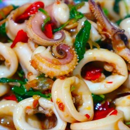 ผัดกระเพราหมึก (เป็นกับข้าว)