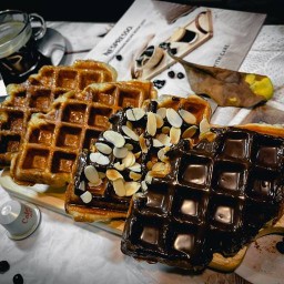 81 Croffle & Croissant