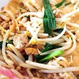 ข้าวราดผัดถั่วงอกเต้าหู้