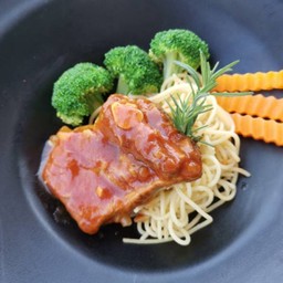 สปาเก็ตตี้ซี่โครงหมูอบซอสบาร์บีคิว