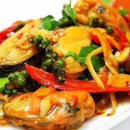 หอยแมลงภู่นิวซีแลนด์ผัดฉ่า