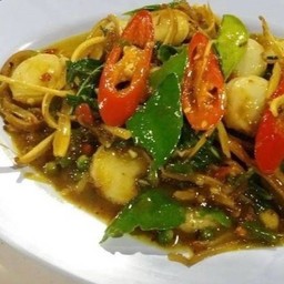 หอยเชลล์ผัดฉ่า