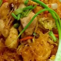 ผัดไทยกุ้งสด (หน้าซอย3)