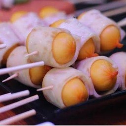 ไส้กรอกพันแหม่ม