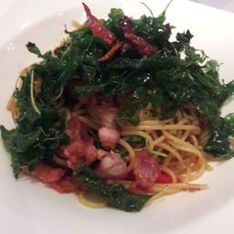 สปาเก็ตตี้เบคอนพริกกระเทียม