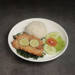 ข้าวสลัดไก่กรอบครีมมะนาว