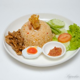 ข้าวผัดน้ำพริกลงเรือ
