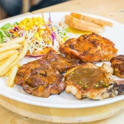 สเต็กลาวา (หน้าร้านเอพลัส-นวนคร) สาขา1 นวนคร