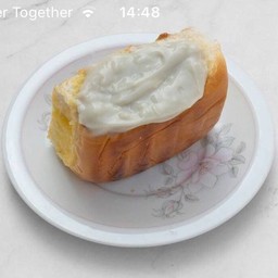 ขนมปังไส้เนยนมสด