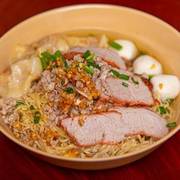 บะหมี่เกี๊ยวหมูแดง(น้ำ)